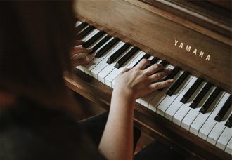 8 aplikasi terbaik untuk belajar bermain piano dari iOS