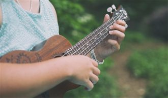 Aplikasi terbaik untuk belajar memainkan ukulele dari iPhone